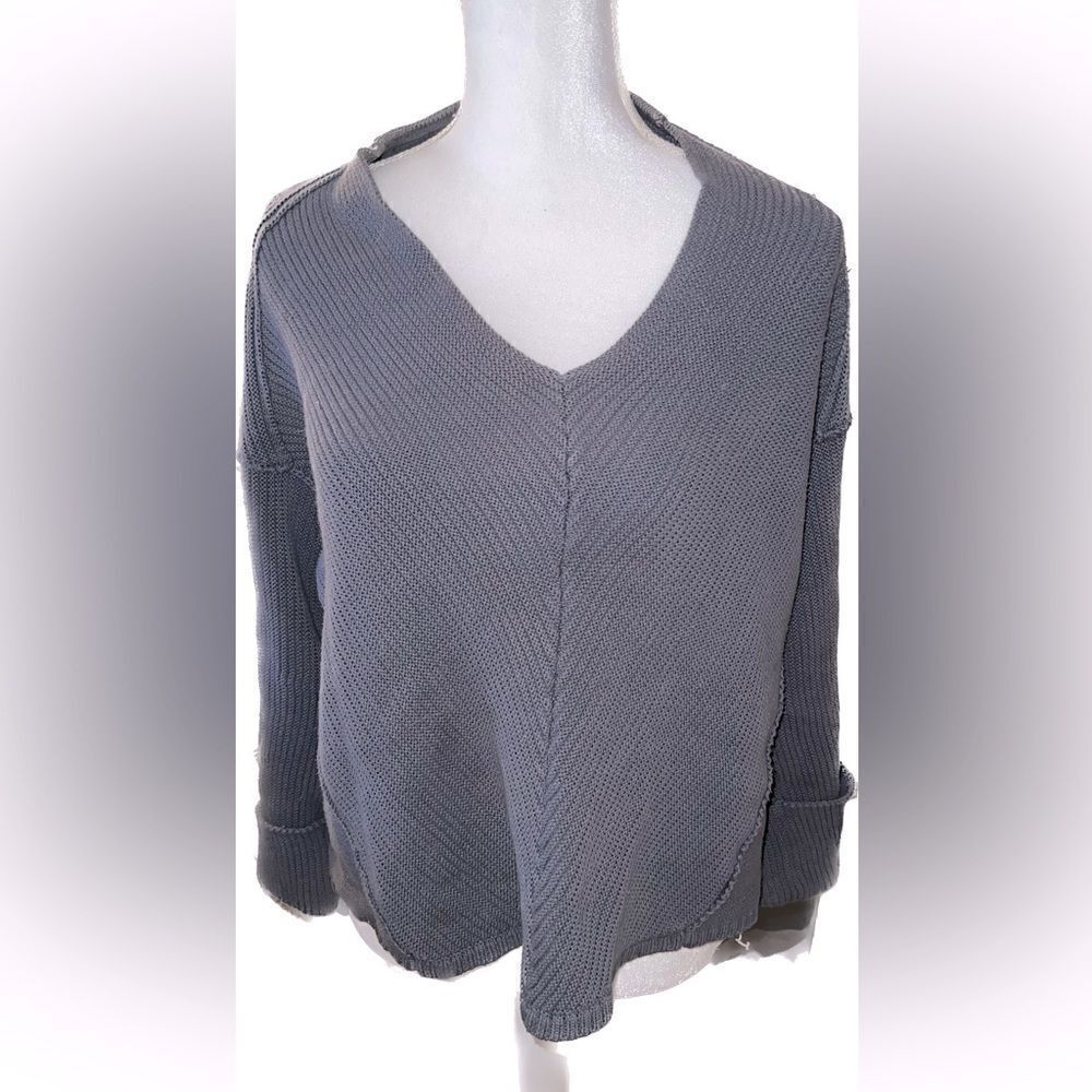 FREE PEOPLE v-neck, deconstructed (exposed seams), heavy cotton!